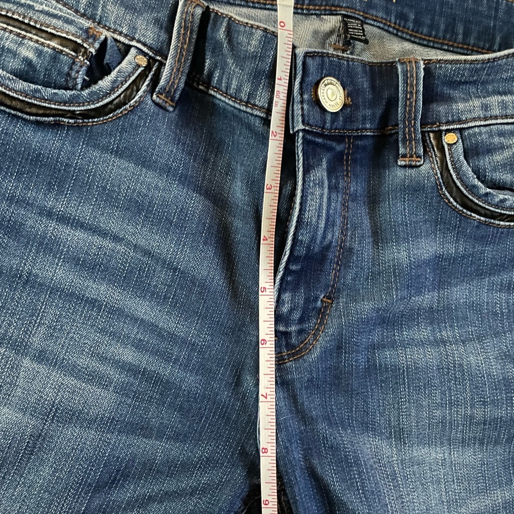 White House Black Market The Skinny jeans size 8P Medium Blue Zipped Ankles - Picture 12 of 13